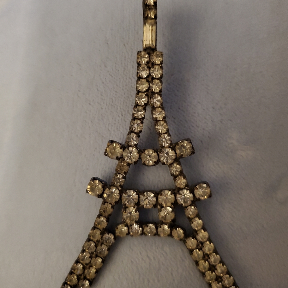 Eifel tower pin Vintage with clear stones